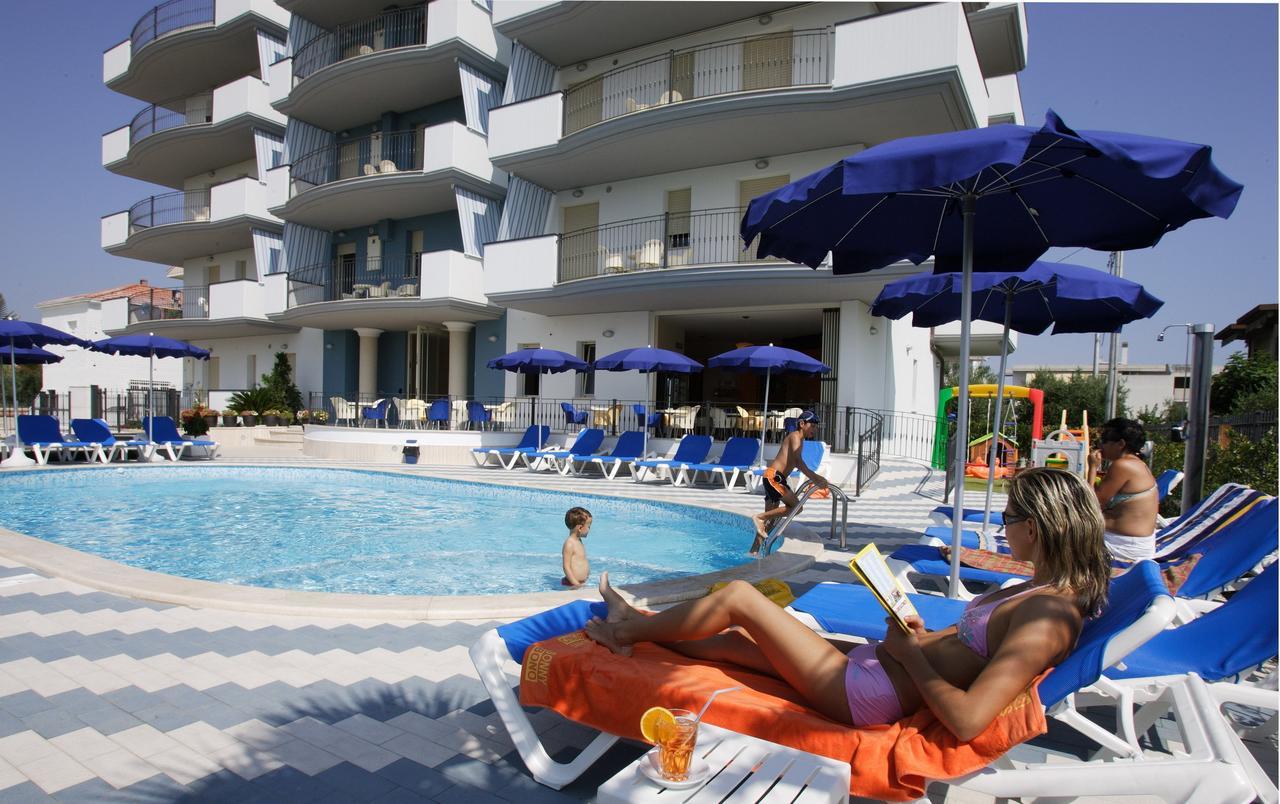 Residence Il Girasole 1 Alba Adriatica Kültér fotó
