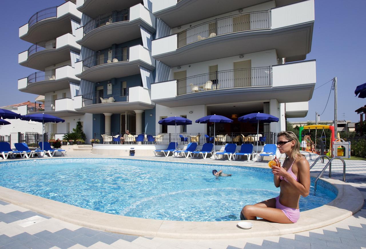 Residence Il Girasole 1 Alba Adriatica Kültér fotó