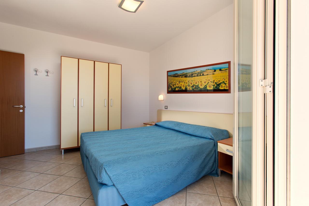 Residence Il Girasole 1 Alba Adriatica Kültér fotó