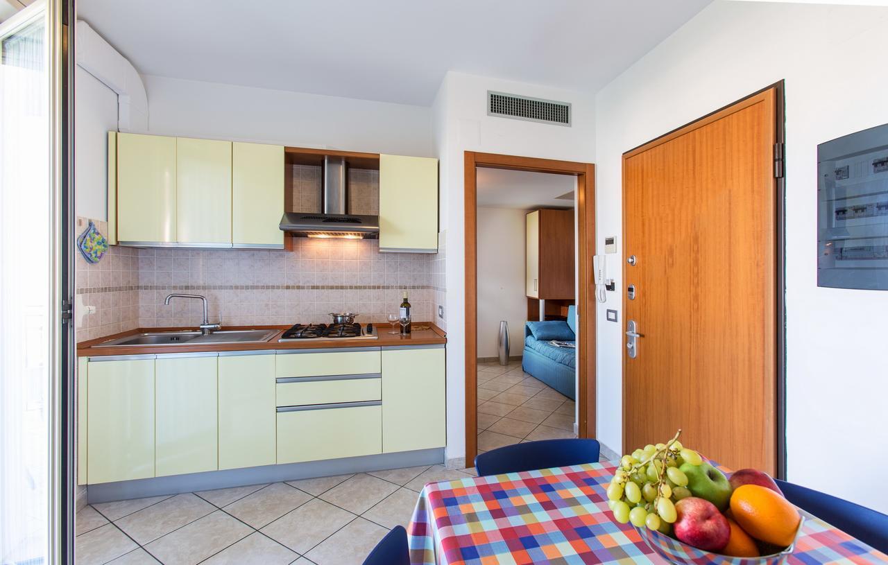 Residence Il Girasole 1 Alba Adriatica Kültér fotó