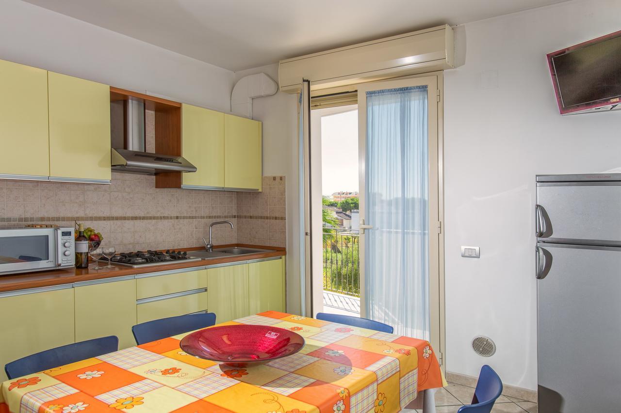 Residence Il Girasole 1 Alba Adriatica Kültér fotó