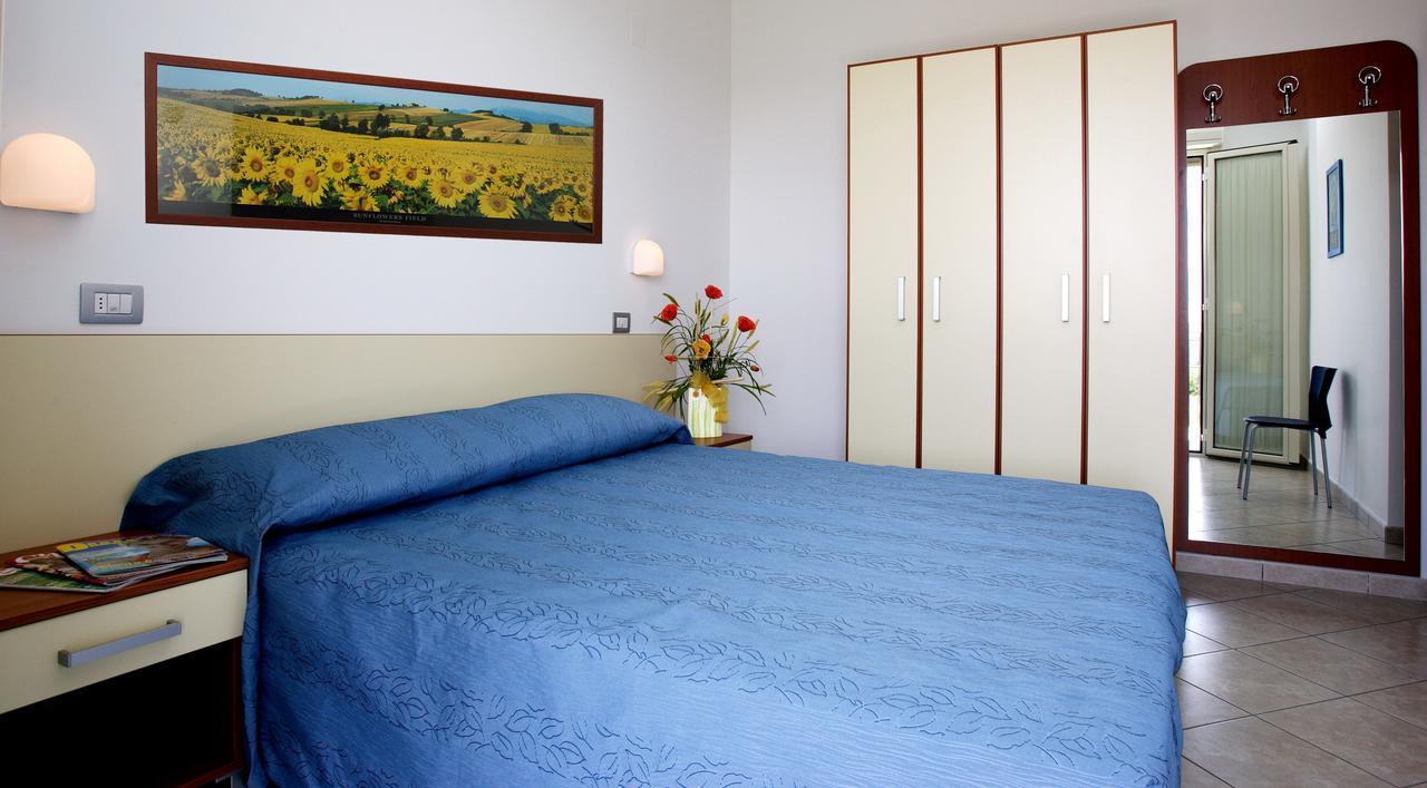 Residence Il Girasole 1 Alba Adriatica Kültér fotó