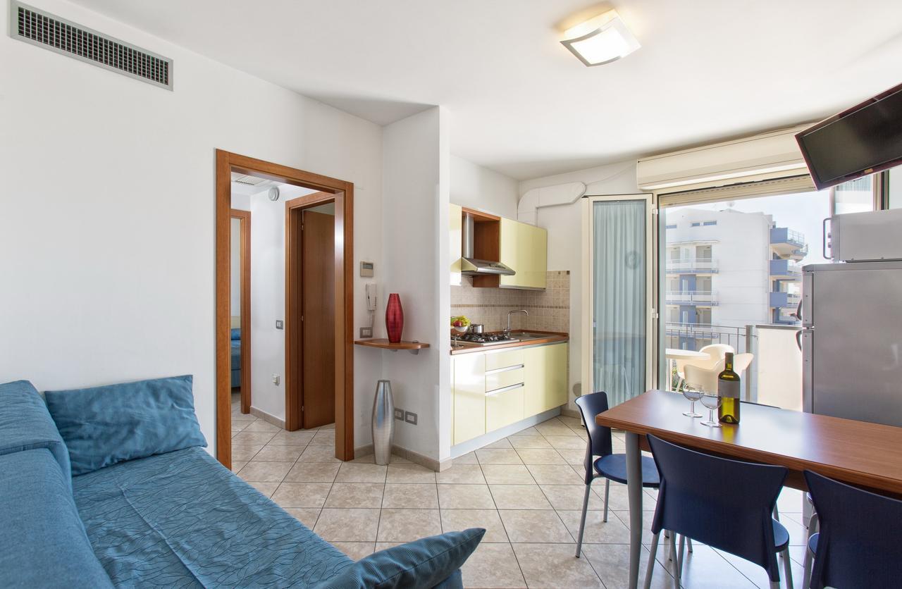 Residence Il Girasole 1 Alba Adriatica Kültér fotó