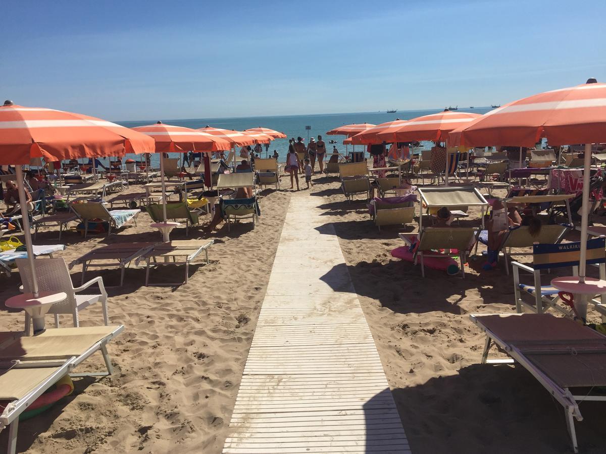 Residence Il Girasole 1 Alba Adriatica Kültér fotó